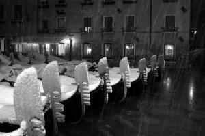 Restauracja lub miejsce do jedzenia w obiekcie San Marco Luxury Studio