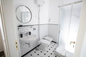 A bathroom at Casa Camelia