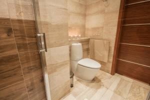 Kúpeľňa v ubytovaní ApartSerwis - Apartament Zacisze