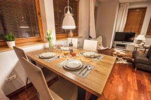 Posedenie v ubytovaní ApartSerwis - Apartament Zacisze