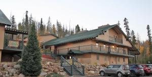 Gallery image of Hideaway Mountain Lodge in Fraser