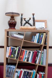 The library in the hostel 