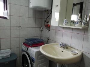 Ванна кімната в Apartment Maatoug