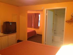 Φωτογραφία από το άλμπουμ του Red Carpet Inn Niagara Falls σε Καταρράκτες του Νιαγάρα +16 φωτογραφίες