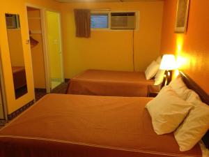 Gallery image of Red Carpet Inn Niagara Falls in Niagara Falls