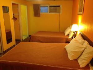 Φωτογραφία από το άλμπουμ του Red Carpet Inn Niagara Falls σε Καταρράκτες του Νιαγάρα