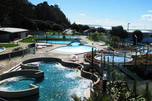 Bazén v ubytování Quest Napier Serviced Apartments nebo v jeho okolí