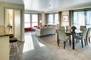 Area soggiorno di Rendezvous Heritage Hotel Auckland