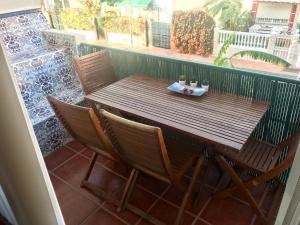 Ein Balkon oder eine Terrasse in der Unterkunft Duplex La Cala