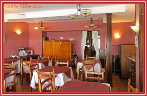 Restaurace v ubytování Hosteria Verahouse + 23 fotografií
