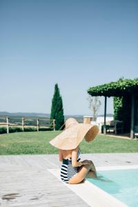 Bazén v ubytování Wine Resort Conti di San Bonifacio nebo v jeho okolí