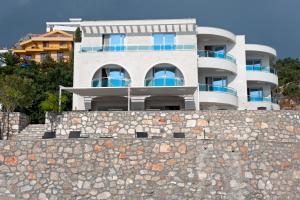 Pastatas, kuriame yra šis apartamentų viešbutis
