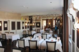 Restaurace v ubytování Auberge Des Mésanges