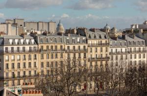파리 전경 또는 호텔에서 바라본 도시 전망