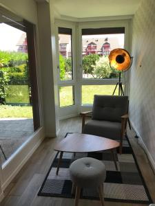 Posezení v ubytování Large Studio Near Epfl And Lausanne City Center