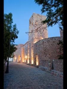 Fotografie z fotogalerie ubytování Arapakis Historic Castle v destinaci Pirgos Dhirou