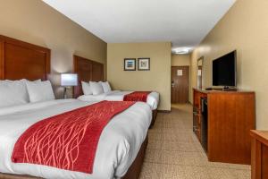 Postel nebo postele na pokoji v ubytování Comfort Inn & Suites