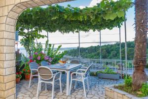 Ein Balkon oder eine Terrasse in der Unterkunft Apartments Zorica