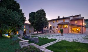 Aed väljaspool majutusasutust Borgo I Vicelli Adults Only Relais