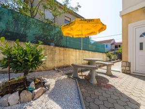 Fotografie z fotogalerie ubytování Apartments Ksenija v destinaci Jadranovo