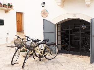 在Albergo Diffuso Sotto le Cummerse内部或周边骑自行车