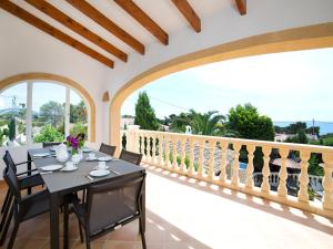Balkon lub taras w obiekcie Villa Mi Sueno by Interhome