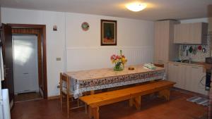A kitchen or kitchenette at Country House Daniela