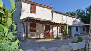 The building in which the holiday home is located