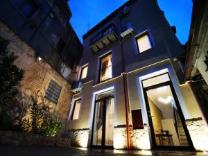 The building in which a vendégházakat is located