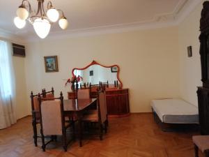 Imagem da galeria de Apartment on Rustaveli 41 em Batumi