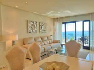 Posedenie v ubytovaní LUXURY APARTMENT FRONTAL TO THE SEA IN ESTEPONA DONCELLA BEACH