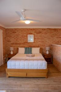 Katil atau katil-katil dalam bilik di Seaspray Beach Holiday Park