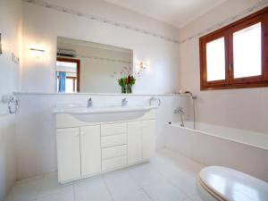 Łazienka w obiekcie Villa Mi Sueno by Interhome
