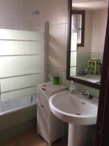 A bathroom at Costa Esuri Ayamonte Apartment