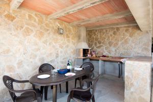 A seating area at Villa fuente redonda