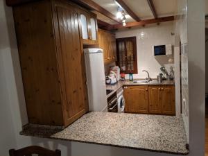 A kitchen or kitchenette at Beautiful 1 bedroom apartment in Roda, Los Alcazares. Larger than average.
