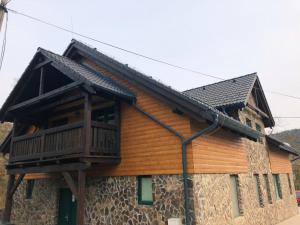 Budova, v ktorej sa dovolenkový dom nachádza
