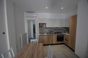 A cozinha ou kitchenette de Appartamenti porta mare