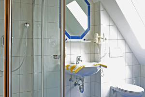Koupelna v ubytování Weinstube Schwalbennest + 18 fotografií
