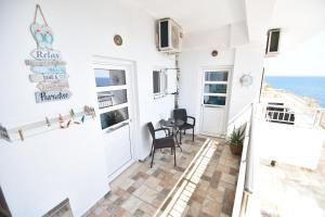 House With View的厨房或小厨房