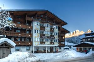 Fotografie z fotogalerie ubytování Hotel Alpe v destinaci Canazei