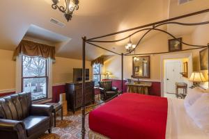 Gallery image of Steele Mansion Inn & Gathering Hub in Painesville