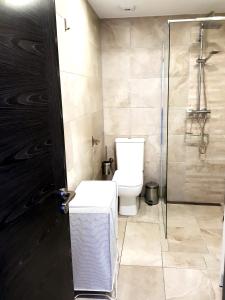 Kúpeľňa v ubytovaní Luxury 2 bedroom APT 50 m from beach