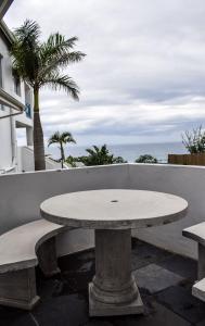 Santorini Guesthouse的阳台或露台