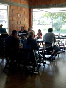 Un restaurante o sitio para comer en Alojamiento Termal Guaviyú