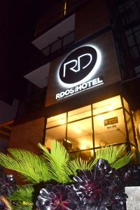 um edifício com um sinal de hospital RDP nele em Hotel RDOS em Pasto