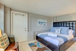 Postel nebo postele na pokoji v ubytování The oasis near the cruise & airport - By Avi