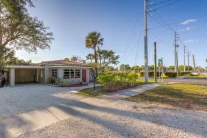 Zahrada ubytování The oasis near the cruise & airport - By Avi