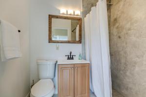 Koupelna v ubytování The oasis near the cruise & airport - By Avi + 19 fotografií