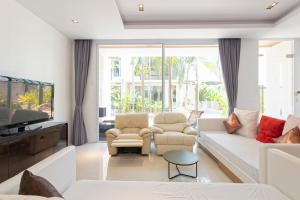 Χώρος καθιστικού στο The Lantern Marina Residences Phuket